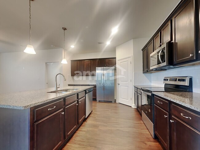 Building Photo - 20397 Calla Lily Dr