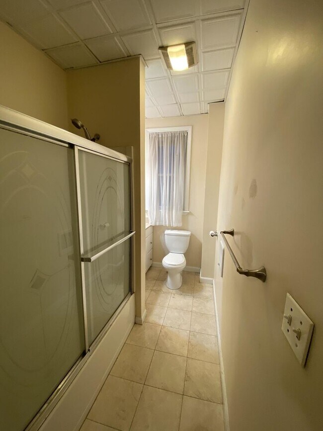 Foto del edificio - large 3 bed in Fenway