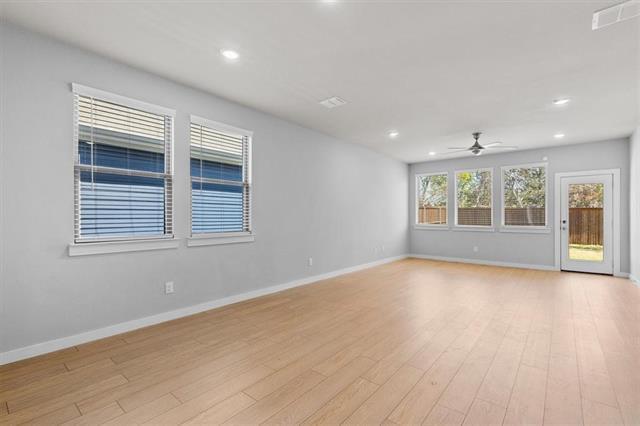 Foto del edificio - 3513 Chambers Dr