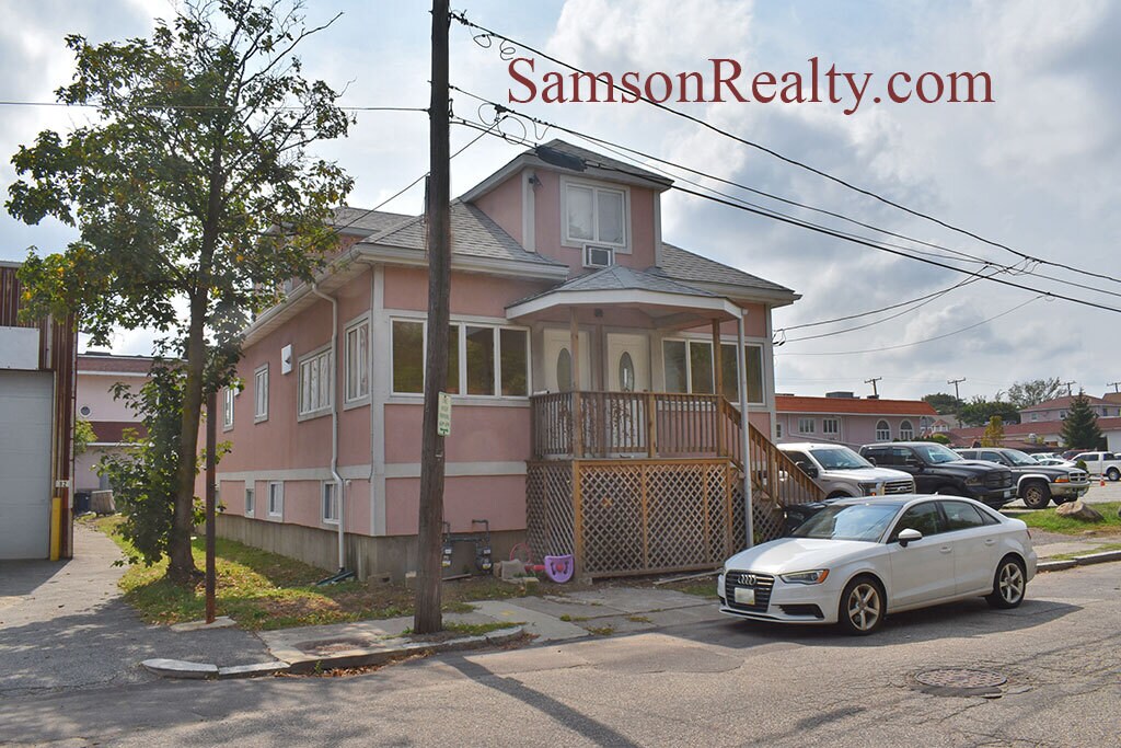 79 Oakley St Unit 1, East Providence, RI 02914 Condo for Rent in East