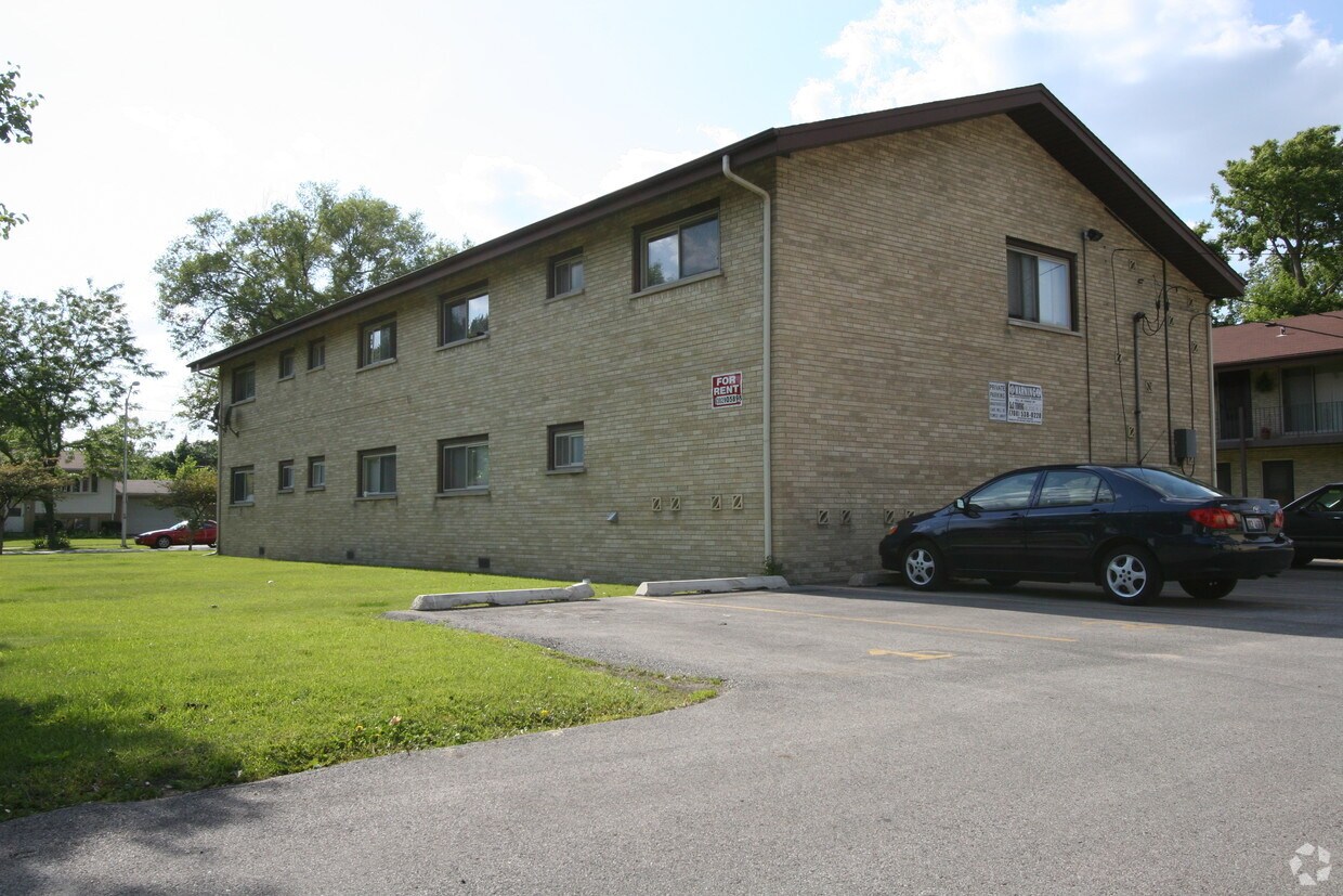 Foto del edificio - 141 N May St