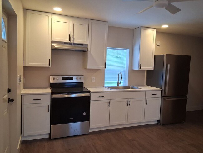 Foto del edificio - Quaint Newly-renovated Bungalow