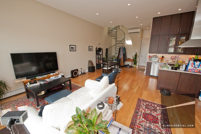 Foto del edificio - 3612 28th Ave