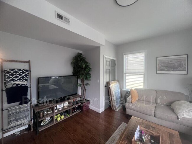 Foto del edificio - 726 E 2nd St