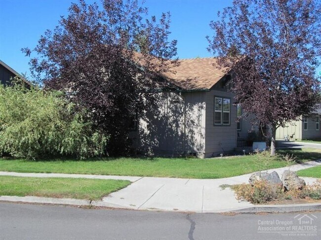Foto del edificio - 62593 Hawkview Road