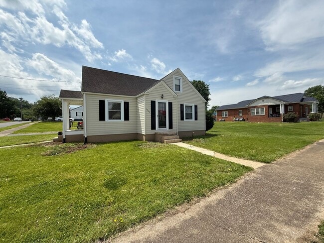 Building Photo - 3 bedroom 1 bath rental