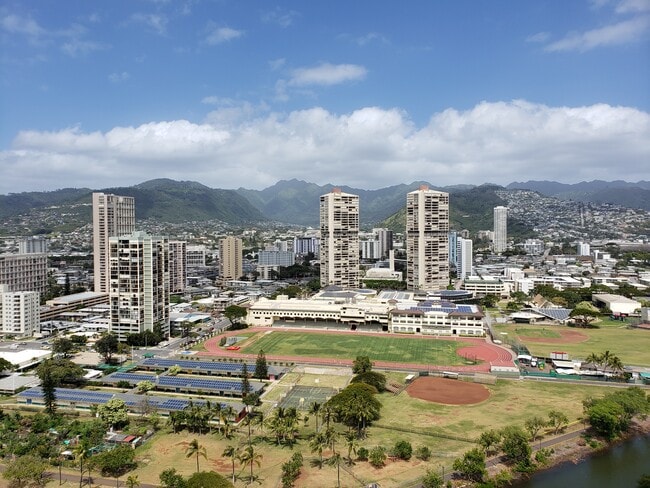 Vista a la montaña - 2211 Ala Wai Blvd