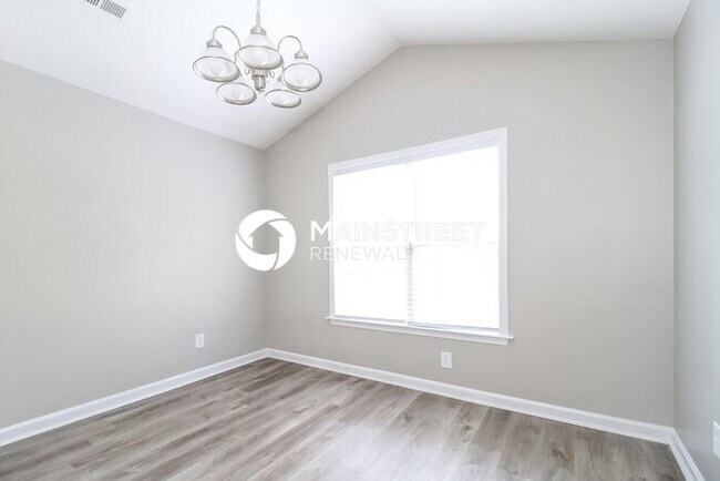 Foto del edificio - 3 Bedroom Pet-Friendly Home in Greensboro, NC with Main Street Renewal