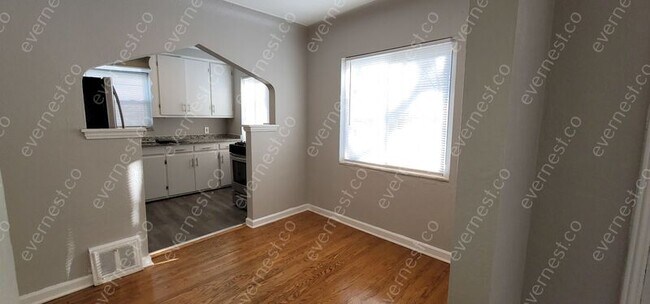 Building Photo - 538 Mayfair Blvd