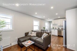 Building Photo - 35 Niagara St