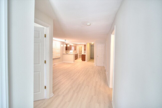 Foto del edificio - Lovely 4 Bedroom, 2 Bath home in Downtown ...