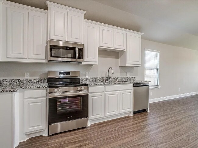 Building Photo - 1408 Alexandria Dr