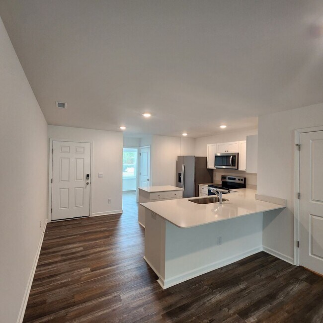 Foto del edificio - New townhome for rent North Raleigh