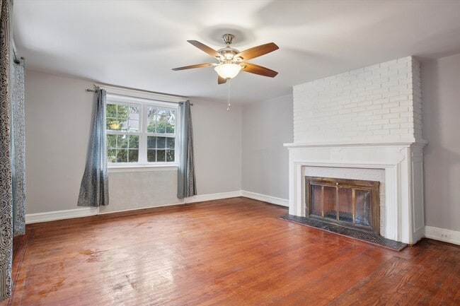 Building Photo - 8237 Brookside Rd