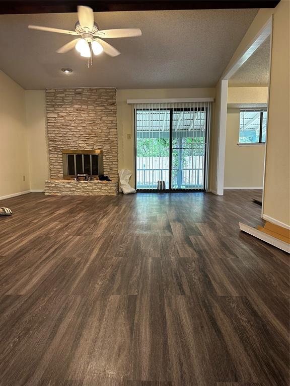Foto del edificio - 7102 Teaberry Dr