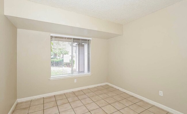 Building Photo - 8146 Cottonmill Cir