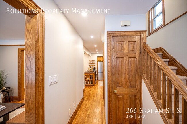 Photo du bâtiment - **Beautiful 3 bedroom/2.5 bathroom w/ Inlaw Suite**