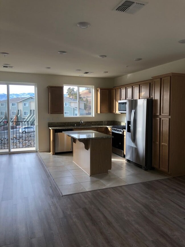 Building Photo - Rancho San Rafael Townhome