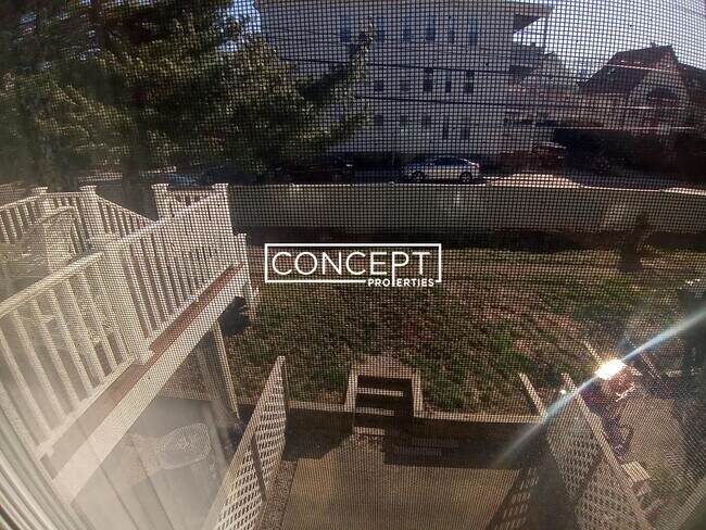 Foto del edificio - 146 N Beacon St