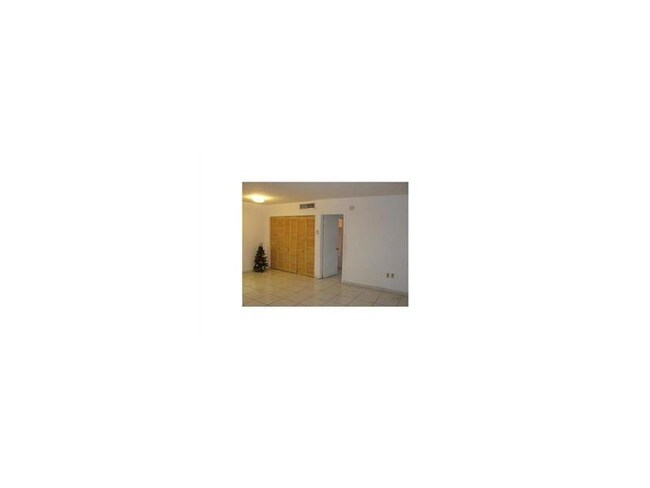 Building Photo - 3903 SW 78th Ct