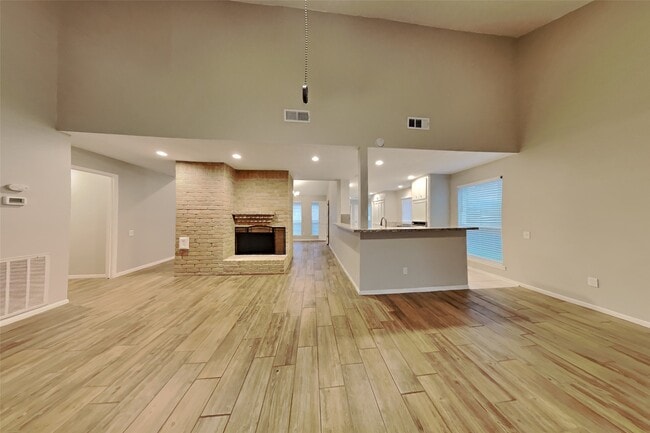 Building Photo - 6302 Crakston St