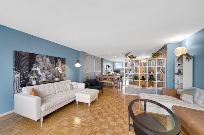 Building Photo - 5530 S Shore Dr