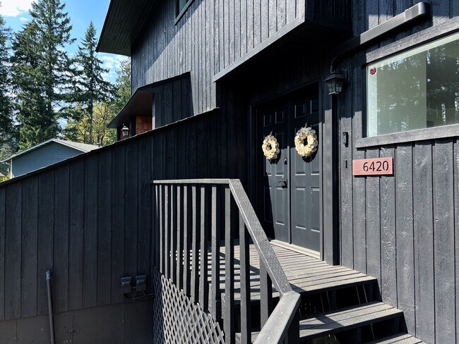 Front Entry - 6420 195th Ave E