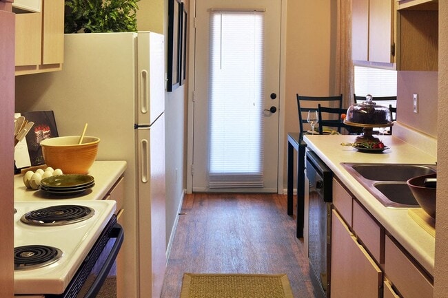 Kitchen - Rancho Carrera Apartments