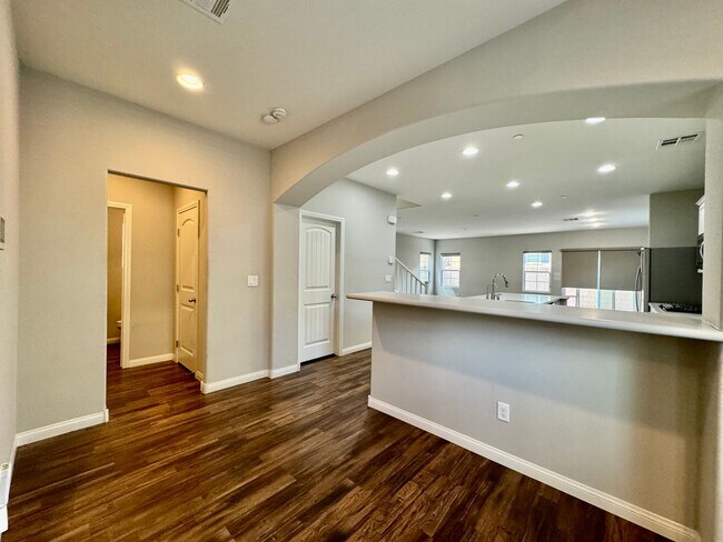 Foto del edificio - Cadence Home For Rent! City/Strip View, Roof Top Sky Deck!
