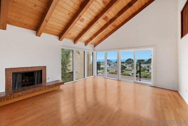 Building Photo - 13045 Via Esperia