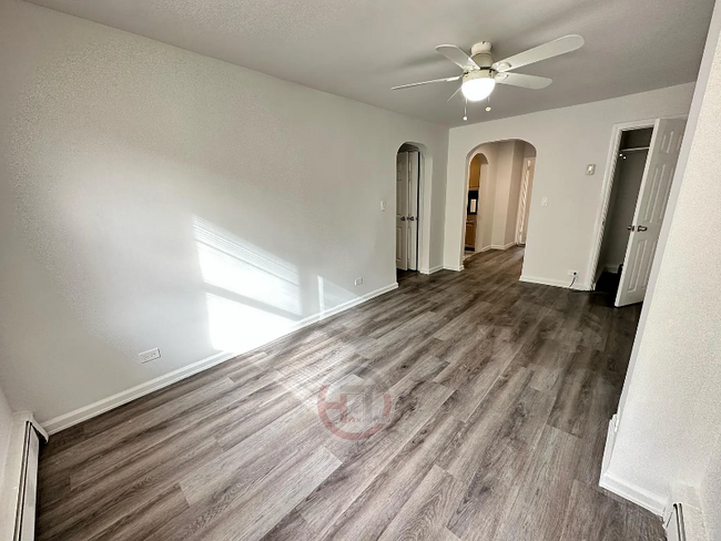 Foto del edificio - 3214 Country Club Rd