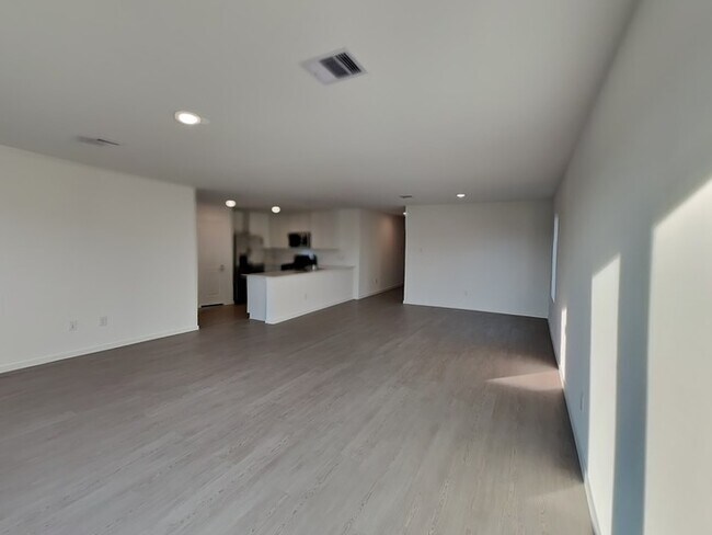 Building Photo - 417 Texas Pecan Dr