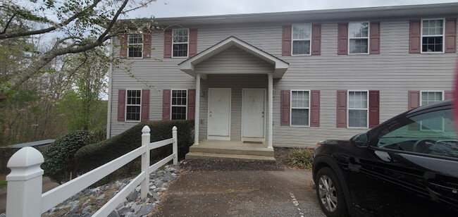 Building Photo - 300 Porter St