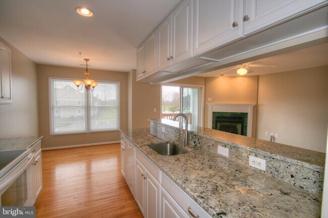 Building Photo - 409 Teal Ct