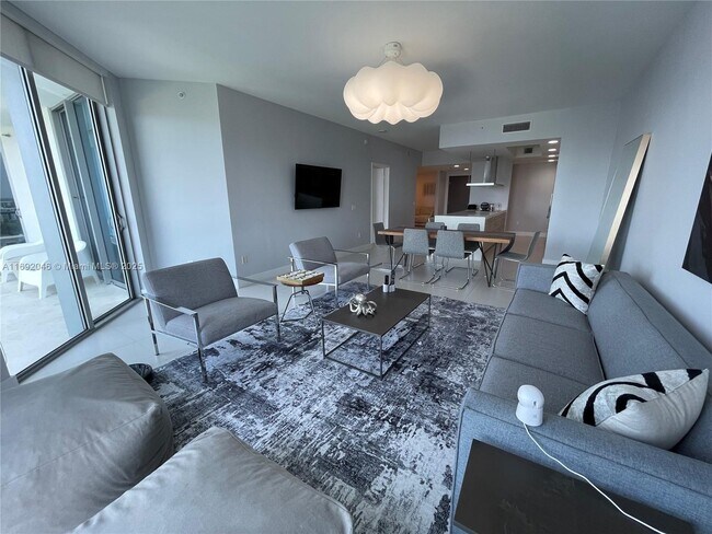 Building Photo - 17301 Biscayne Blvd