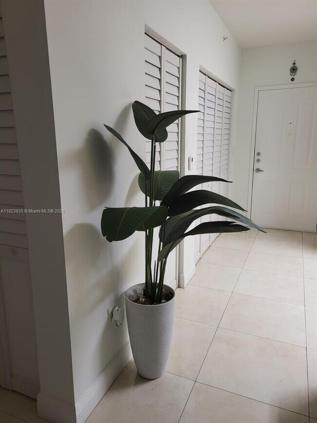 Foto del edificio - 5099 NW 7th St