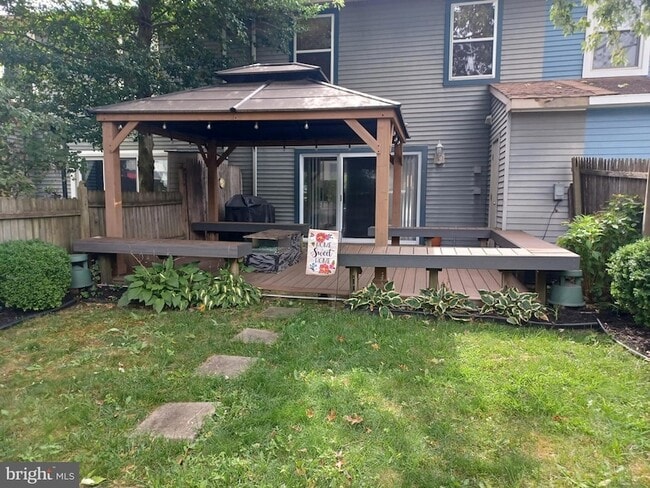 Building Photo - 403 Roberts Ln