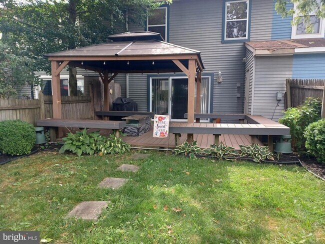 Foto del edificio - 403 Roberts Ln