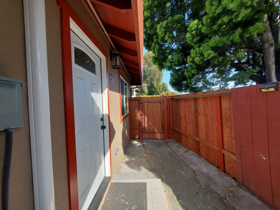 Primary Photo - 3025 Belfast Way