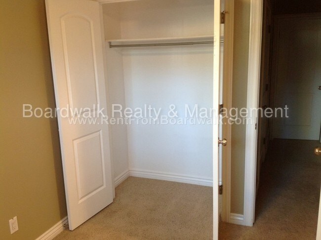 Building Photo - 2264 E 4500 S