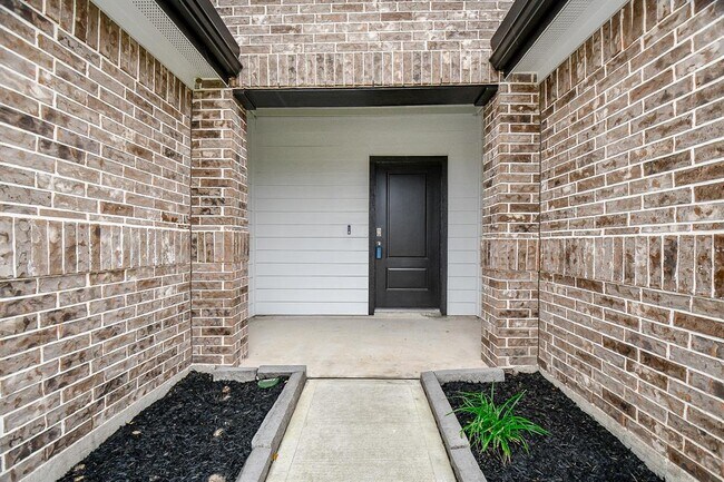Foto del edificio - 7811 Elm Birch Ln