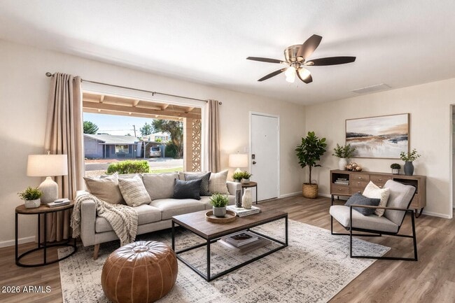 Building Photo - 4016 E Indianola Ave