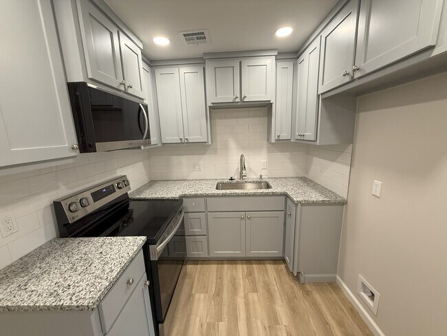 Foto del edificio - 8624 NE 17th St