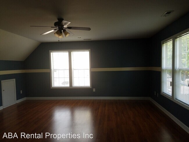 Foto del edificio - 3 br, 2 bath House - 215 Rudolph Lane
