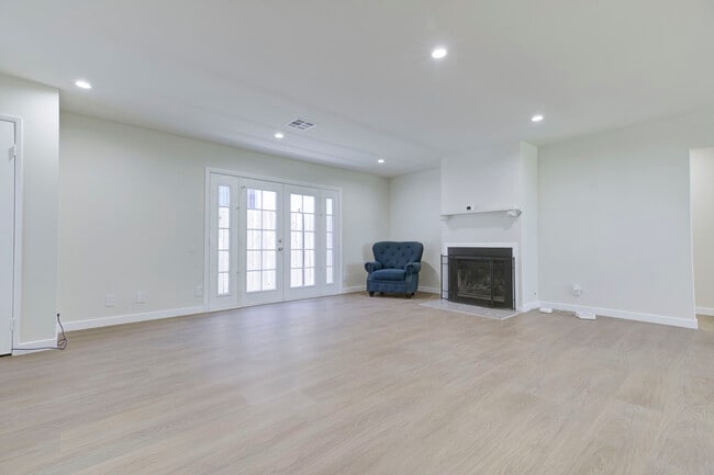 Foto del edificio - 7710 Wentworth St