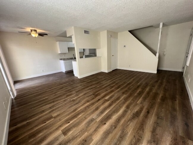 Building Photo - 2bedroom 2bath condo Move-in Ready!!