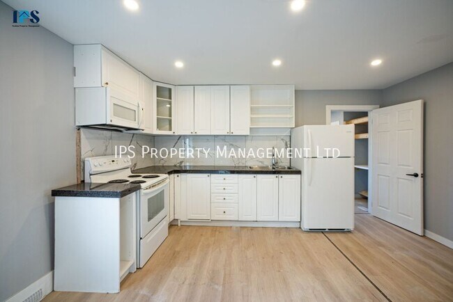 Photo du bâtiment - 2 Bed | 1 Bath - ALL UTILITIES INCLUDED