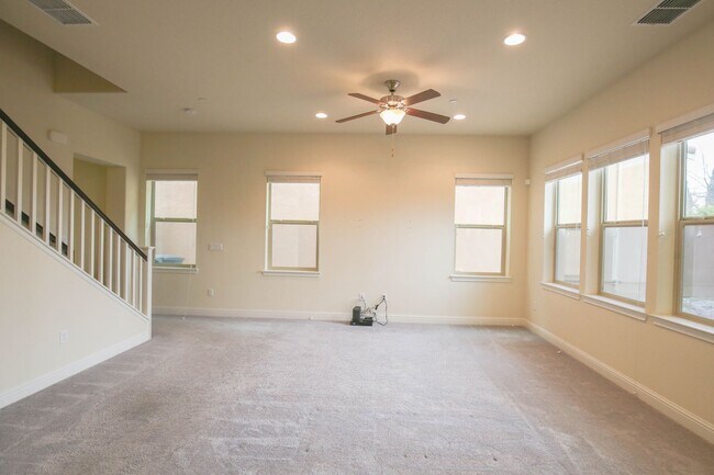 Building Photo - Single Family Home in Gated Community in D...