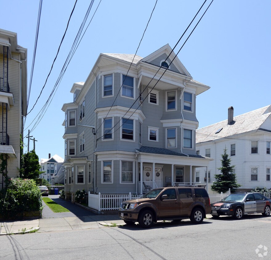Foto del edificio - 134-136 Hathaway St