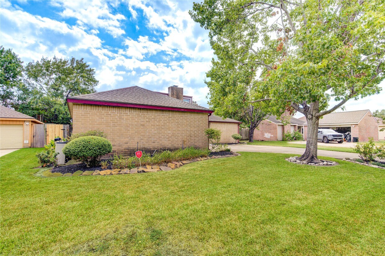 Building Photo - 12147 Ella Lee Ln